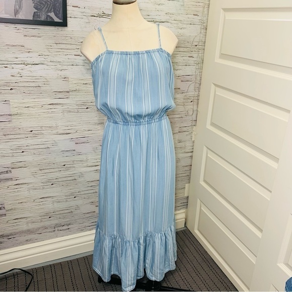 BB Dakota Midi Dress L Chambray Blue White Stripes Tencel Prairie Ruffle Hem - Picture 4 of 11